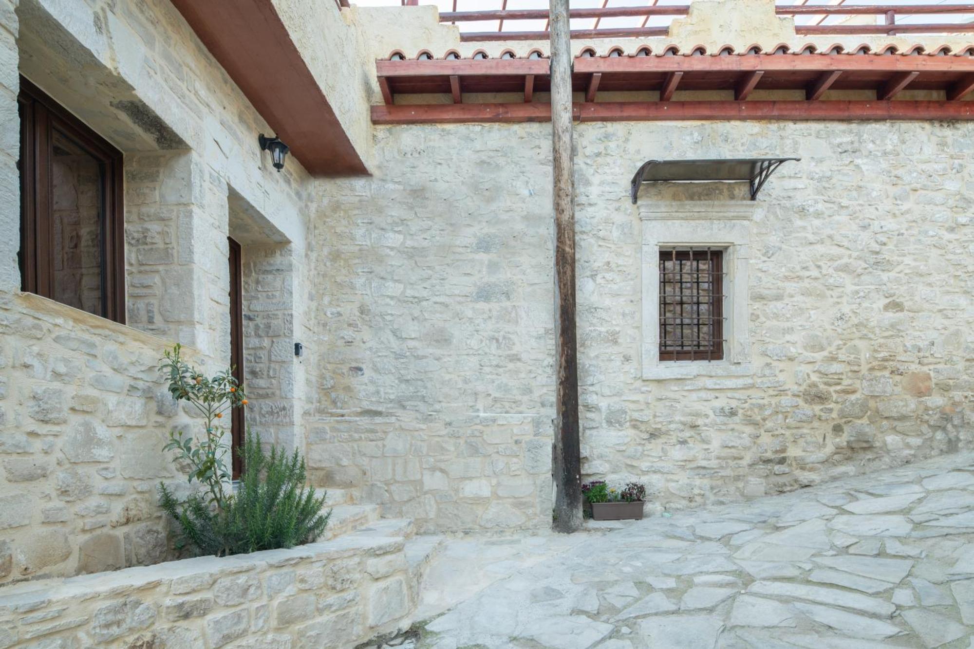 Draganigo Luxury Stone Houses 40 Min From Matala Ano Moulia Exterior foto