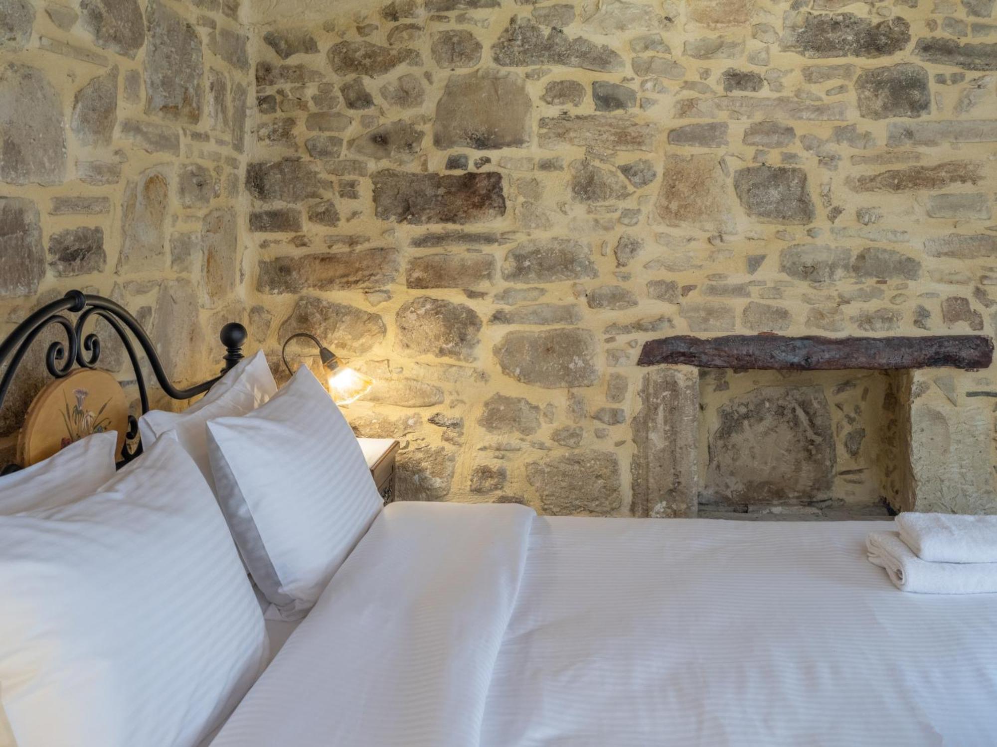 Draganigo Luxury Stone Houses 40 Min From Matala Ano Moulia Exterior foto